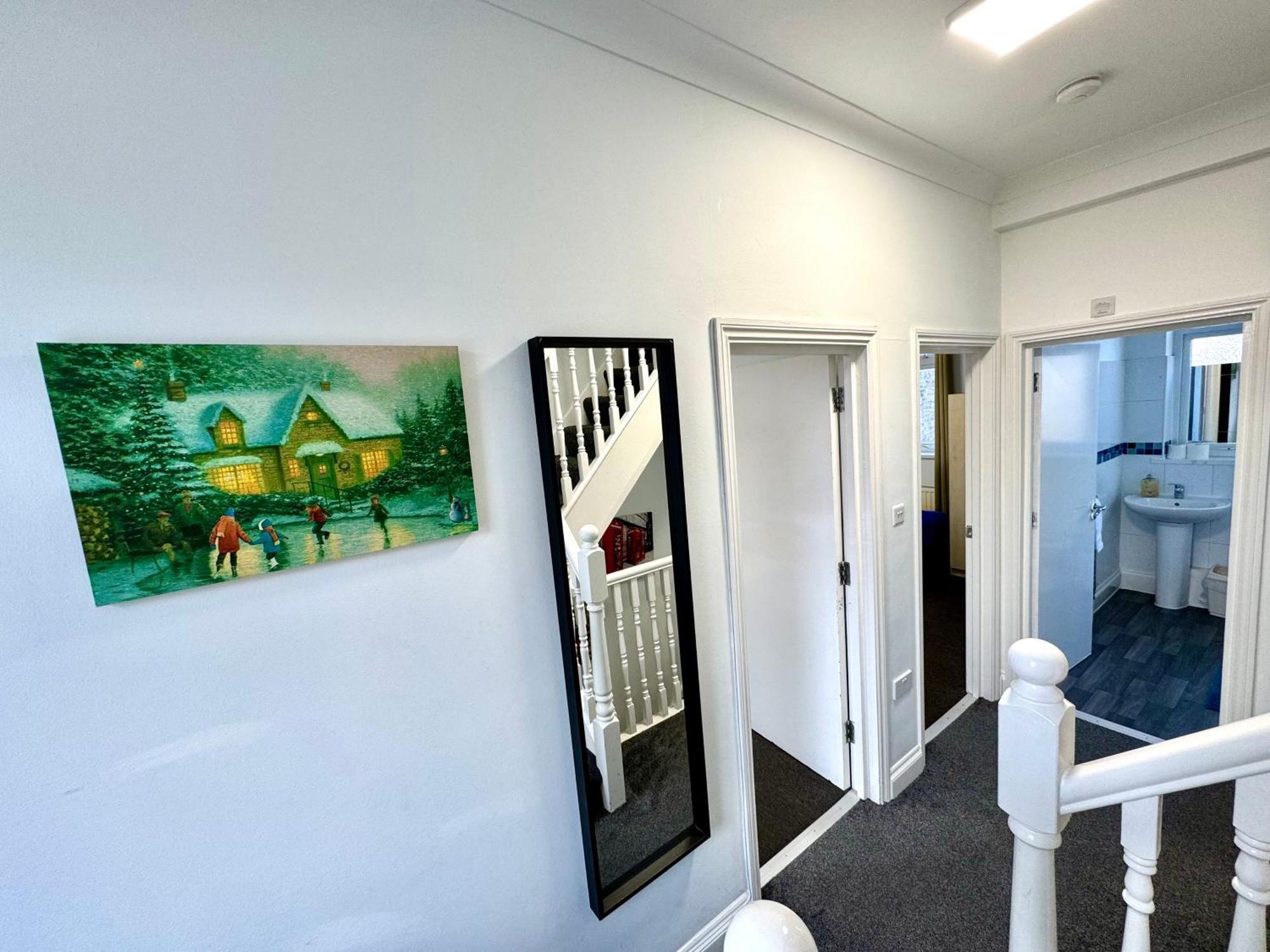 3 Bedrooms Spacious House, Separate Reception, 2 Full Bathrooms, Parking, Garden London Exterior photo