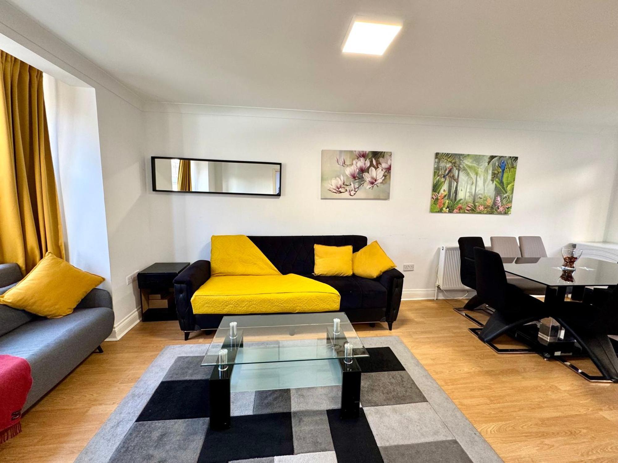 3 Bedrooms Spacious House, Separate Reception, 2 Full Bathrooms, Parking, Garden London Exterior photo